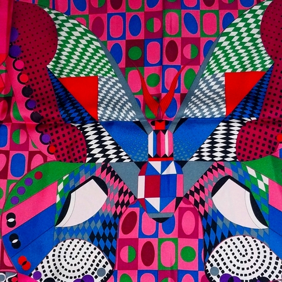 Hermes utterly incredible scarf 100% silk its just been sitting in the box nwot - Picture 3 of 8